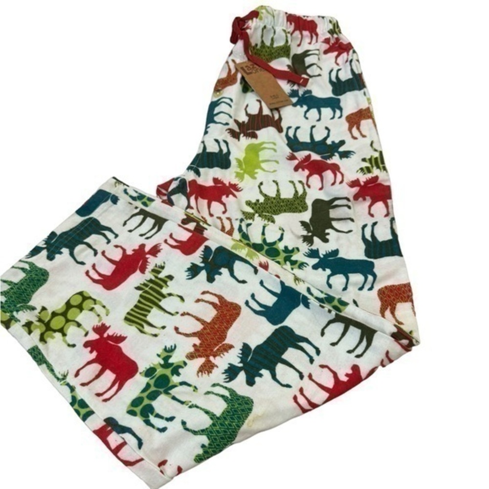 Lazy one NWT moose red and green patterned moose pjs perfect for holidays size S